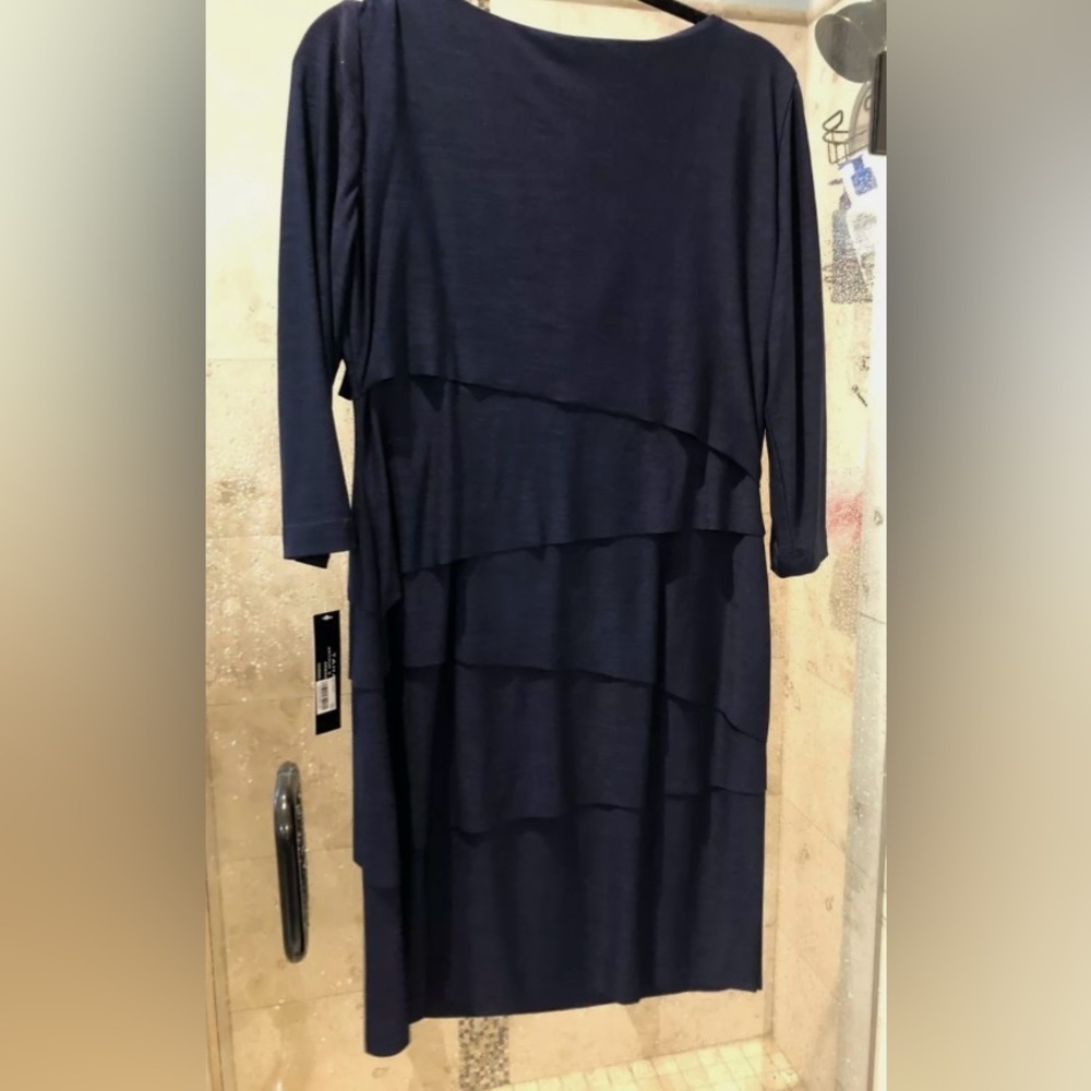Tahari Arthur S. Levine Dress Navy Blue Tiered-Sz6 NWOT-Flattering! - Picture 10 of 15